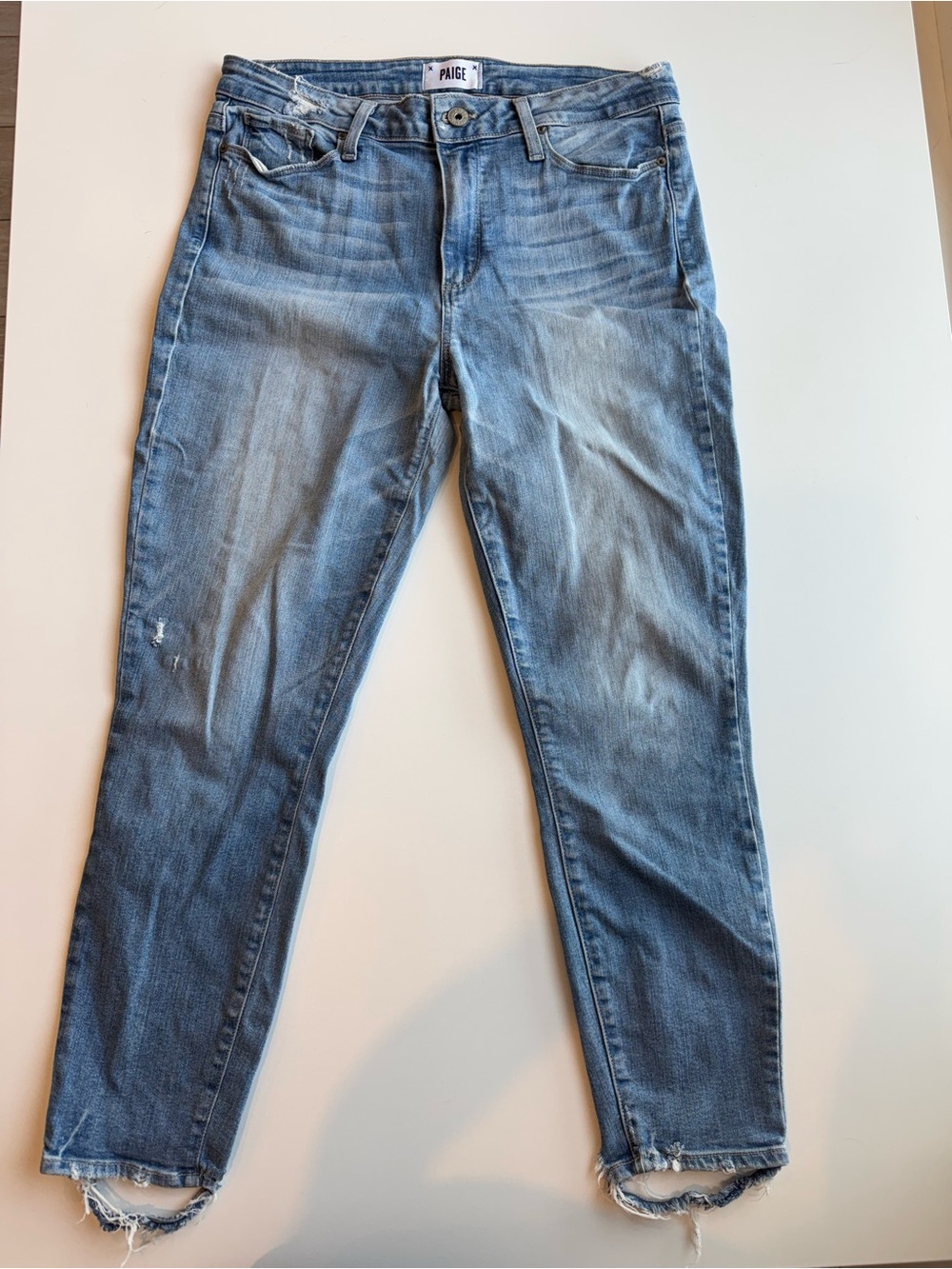 PAIGE women Hoxton Crop jeans. raw hem. Stretchy denim